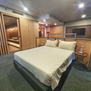 Queen Suite